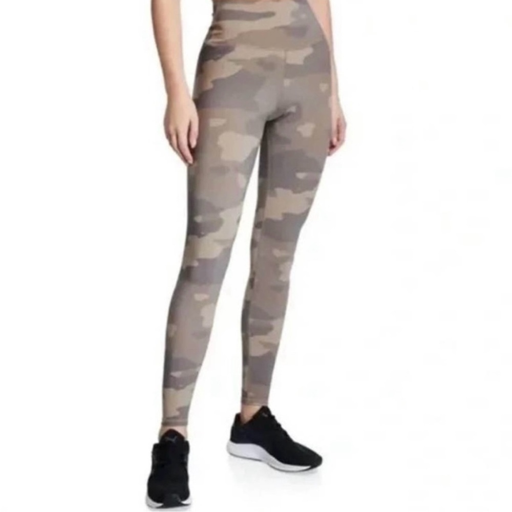 Alo Yoga Camo Vapor High Rise Leggings 
Size M